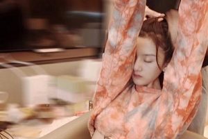 宋祖儿最新杂志大片曝光,她透露出少女的小性感。