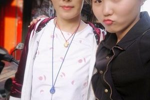 谢雨欣的大女儿终于露脸了,气质长相完全不输老妈。