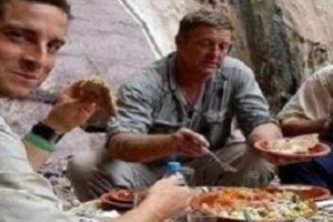 中国贝爷,麒麟王,与网红主播崔阿扎上演荒岛逃生大片。