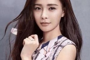 靳梦佳被质疑整容后,沈梦辰却出来“助攻”了。