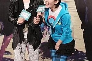 谢娜何炅深夜亲密无间同回酒店,这俩人到底想干啥?