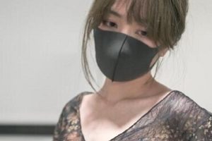 最新虎牙顶流美女网红《HongKongDoll玩偶姐姐》最新作品X爱练习手册_完整合集