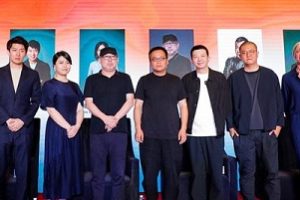 郭帆凭《同桌的你》斩获中美电影节金天使奖,这次,他终于“不务正业”了。