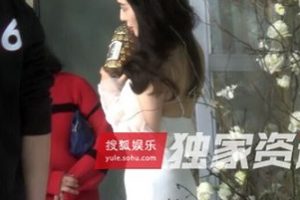 刘璇自爆青睐影视行业,小腹微隆疑有身孕。