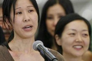 房祖名3日凌晨获释 专车为躲记者闯红灯