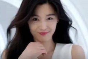 全智贤已经成为红星,但她还是没能放弃家庭主妇这个岗位。