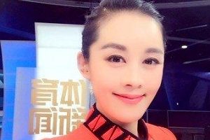央视美女主播秀瑜伽照 香汗淋漓低胸诱惑