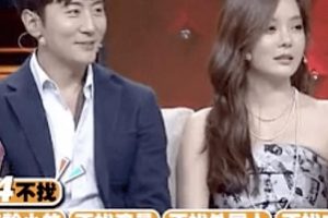 高梓淇蔡琳甜蜜婚礼现场:高梓淇蔡琳甜蜜拥抱激吻双鞠躬致谢嘉宾。