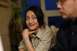 你以为明星光鲜亮丽,但她们光鲜背后却隐藏了太多不为人知的事儿。