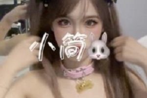 COSER-L简潮流热门舞秀身材：活泼可爱的网红容颜，深邃眼神，魅力无限
