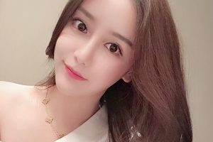 网红女主播{{网红名字}}：绝美容颜、娇yan yu滴的网红美女
