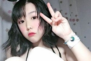 网红快手主播福利两套奶酪陷阱作品，全能型极致身材，袒露胸脯丰乳，优柔动作，衣架发夹，高颜值粉丝必备！