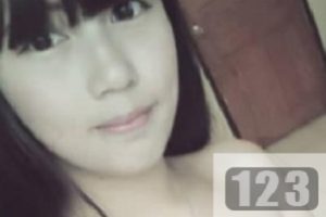 根据上述内容，可能的商品标题如下：1.限量发售兰商学院校花李宜辰日常自拍集锦，展示颜值与身材，撩人必备！2.独家推荐兰商学院校花李宜辰自拍视频，摆拍吸睛，让你爱不释手！3.火爆热卖兰商学院校花李宜辰自拍合集，204张照片+3集视频，绝对让你心动！