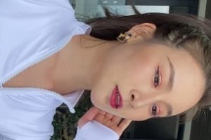 紧身瑜伽裤胖臀长腿美女视频