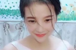 超级大罩杯哺乳奶妈,奶水充足1V+四人游2.47GB百度盘